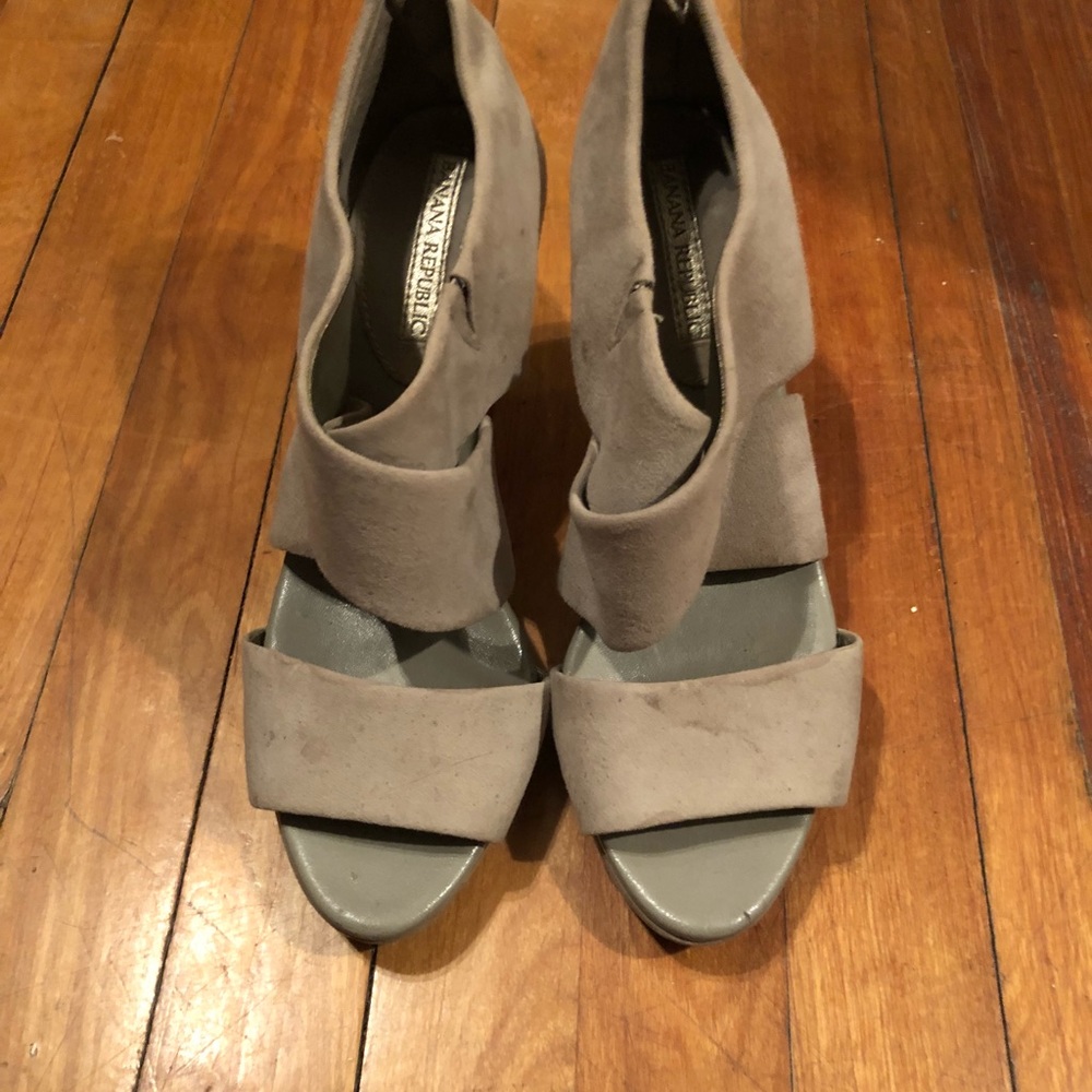 Banana Republic Beige shoes